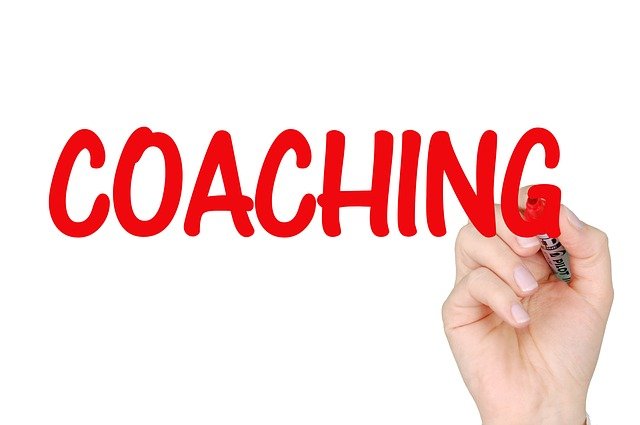 Mentoring a coaching: kluczowe różnice i korzyści